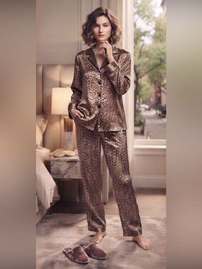 Morgan Taylor cheetah animal print silky soft pajamas